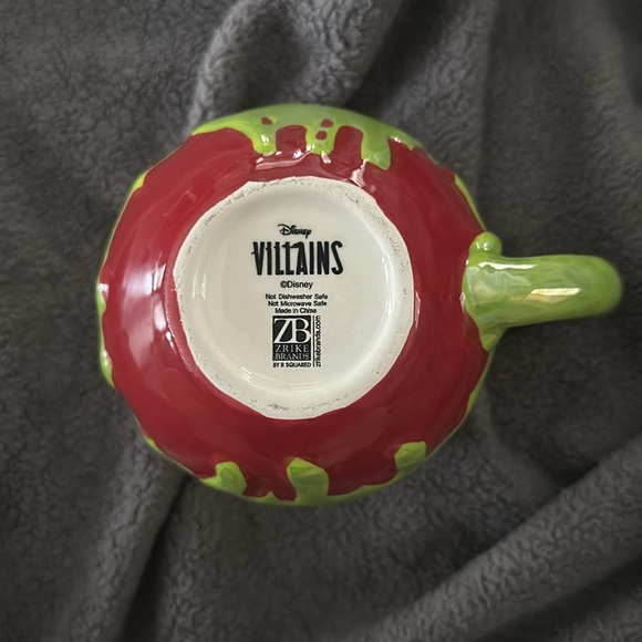 Disney Villains Poison Apple Mug - Picture 3 of 4